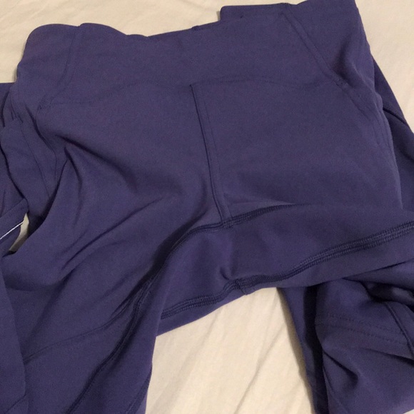 Lululemon lead the pack crop Stoney grape - Picture 5 of 8